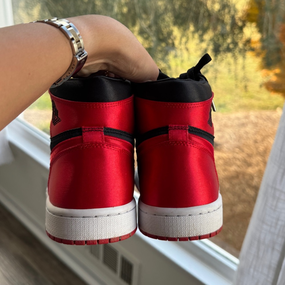Jordan 1 retro high OG satin bred 9 - Picture 5 of 8